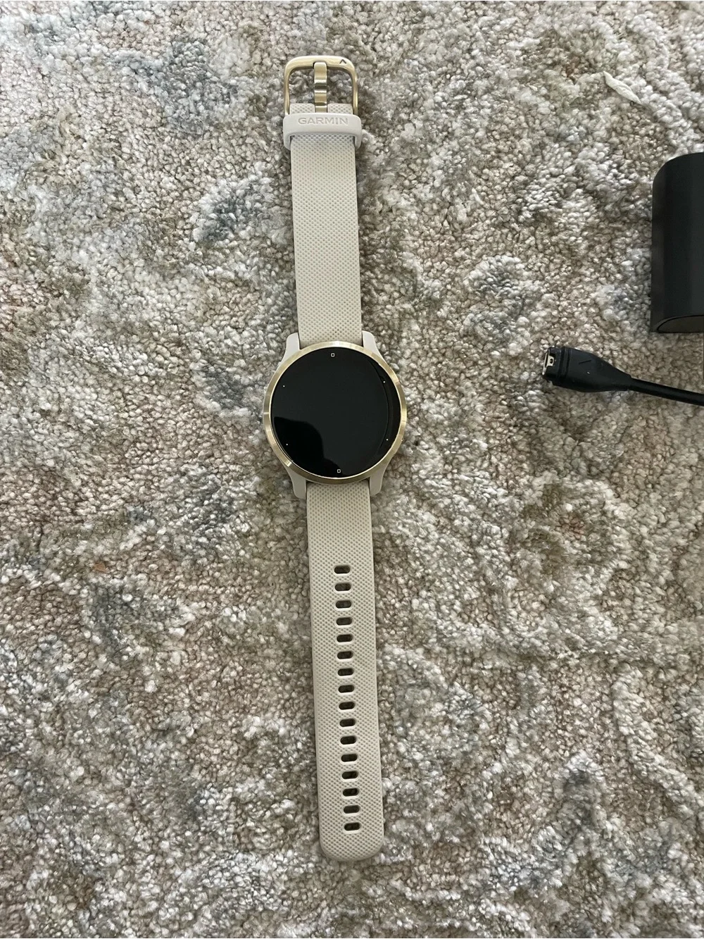 Garmin Venu 2S women’s Smartwatch - Light Sand Band with Light Gold Bezel 40mm